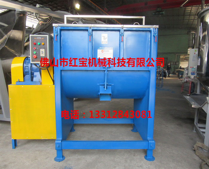 清遠(yuǎn)一家臺(tái)資企業(yè)使用1.5T臥式攪拌機(jī)，專門用于拌色料